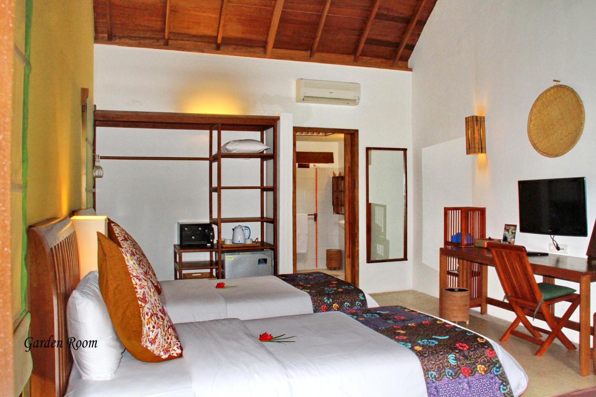 Hotel Cocotinos Manado Extérieur photo