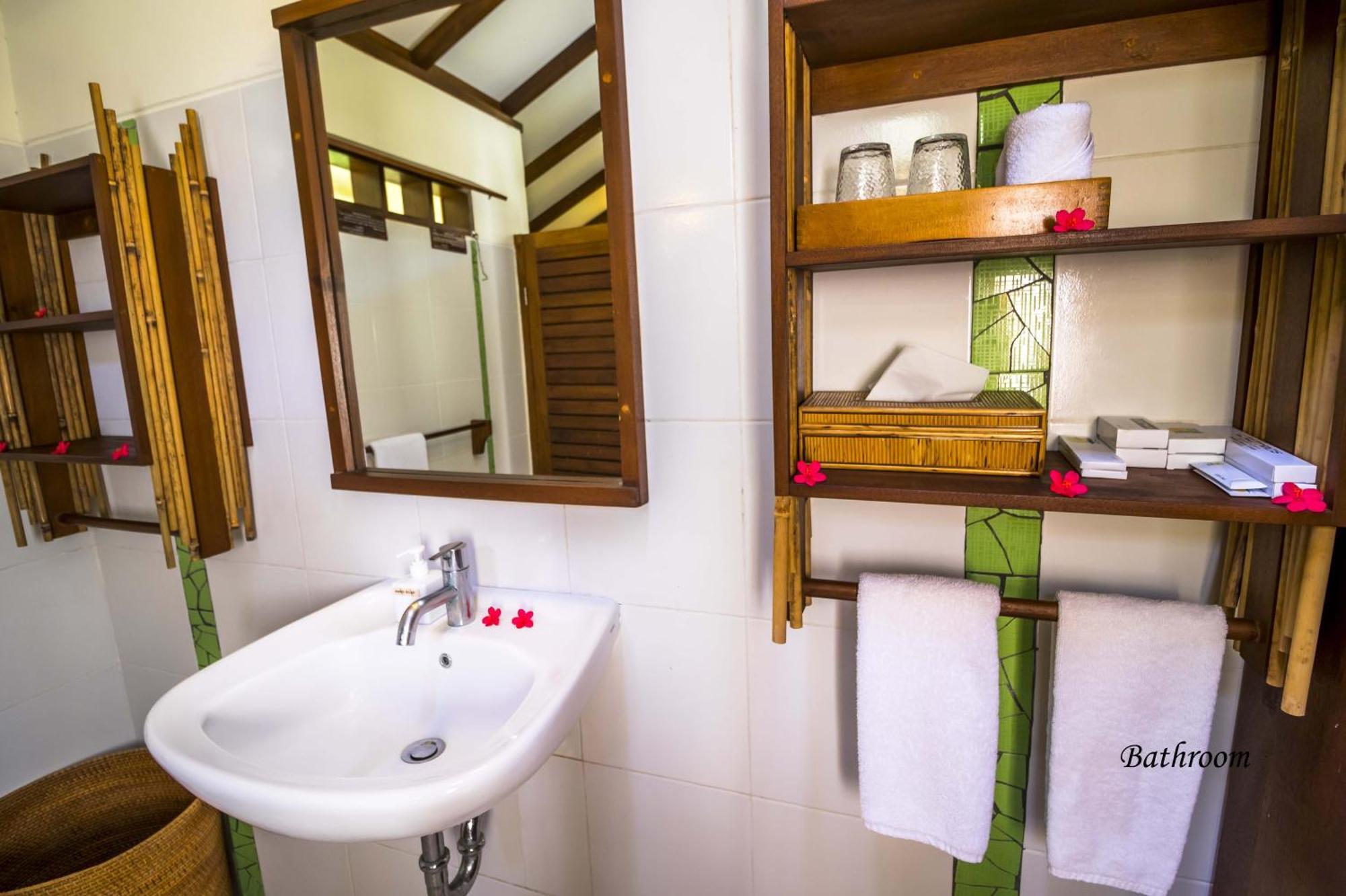 Hotel Cocotinos Manado Extérieur photo