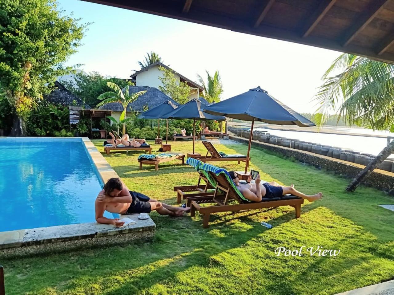 Hotel Cocotinos Manado Extérieur photo